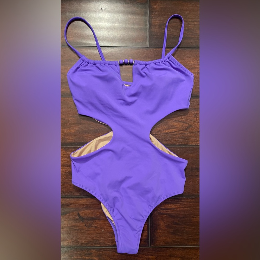 NWOT Shade & Shore Woman Swimsuit Size S